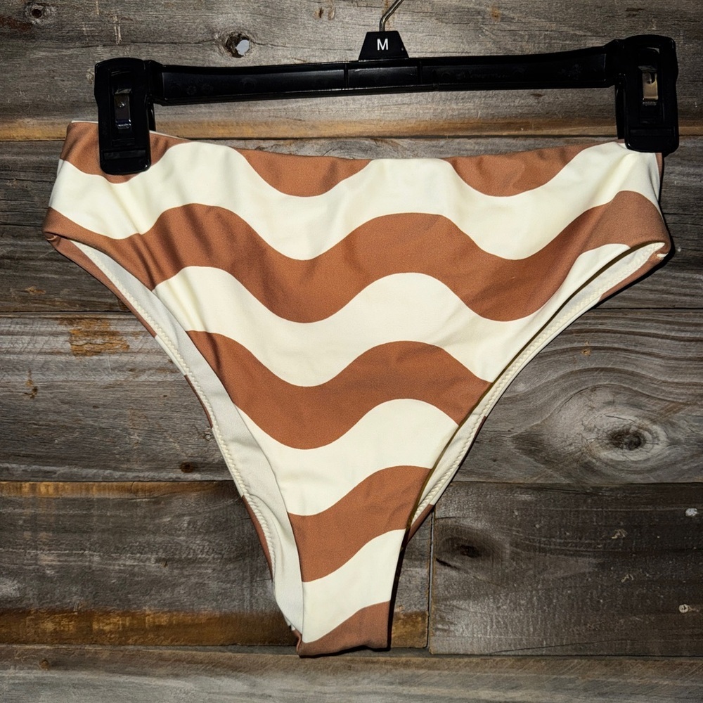 NWT- Oniel- wavy stripe Tulum bottom- size small